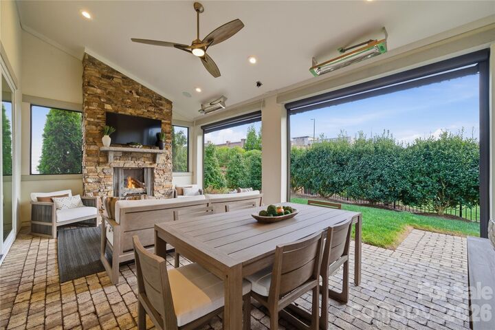 Property Photo:  1016 Thatcher Way  SC 29715 