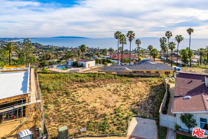 Property Photo:  16906 Scenic Pl  CA 90272 