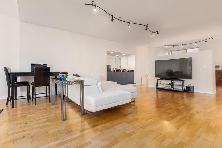 Property Photo:  145 N High Street  OH 43215 