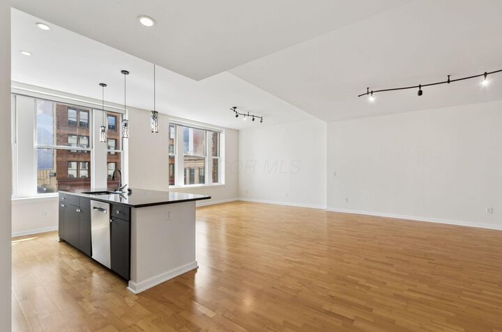 Property Photo:  145 N High Street  OH 43215 