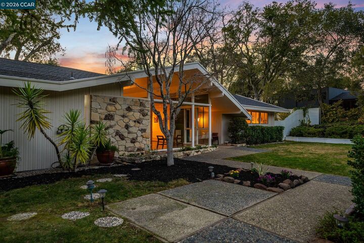 Property Photo:  38 Vista Del Mar  CA 94563 