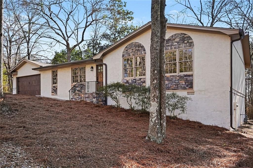 Property Photo:  2304 Rolling Acres Drive SW  GA 30094 