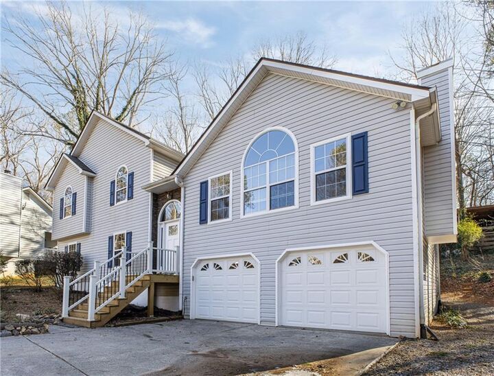 Property Photo:  204 Queensbury Court  GA 30102 