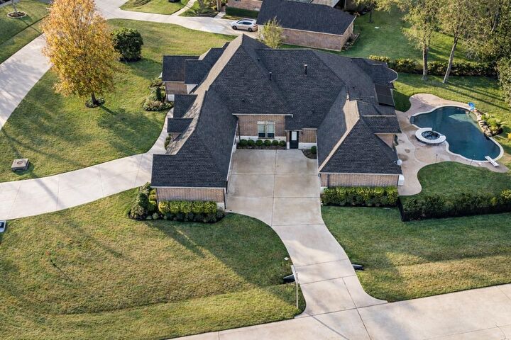 Property Photo:  4318 Oxbow Circle W  TX 77441 