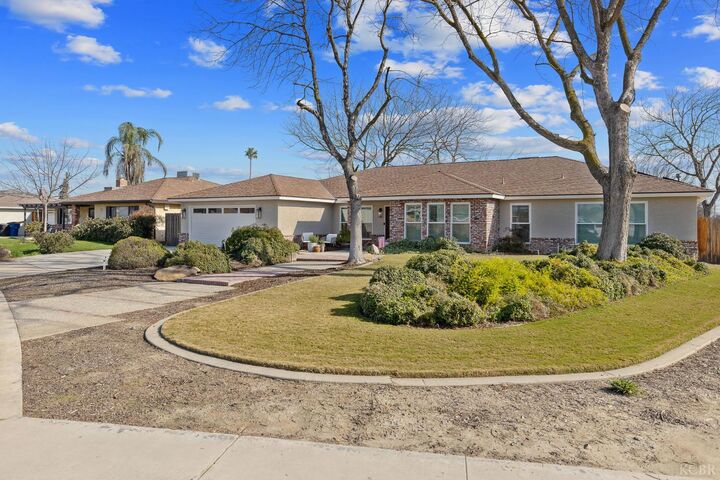 Property Photo:  2557 Chestnut Street  CA 93230 