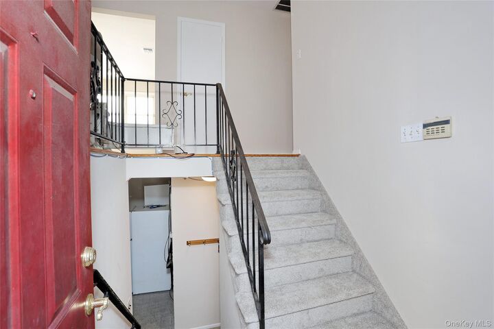 Property Photo:  3 Brettmann Circle  NY 10956 