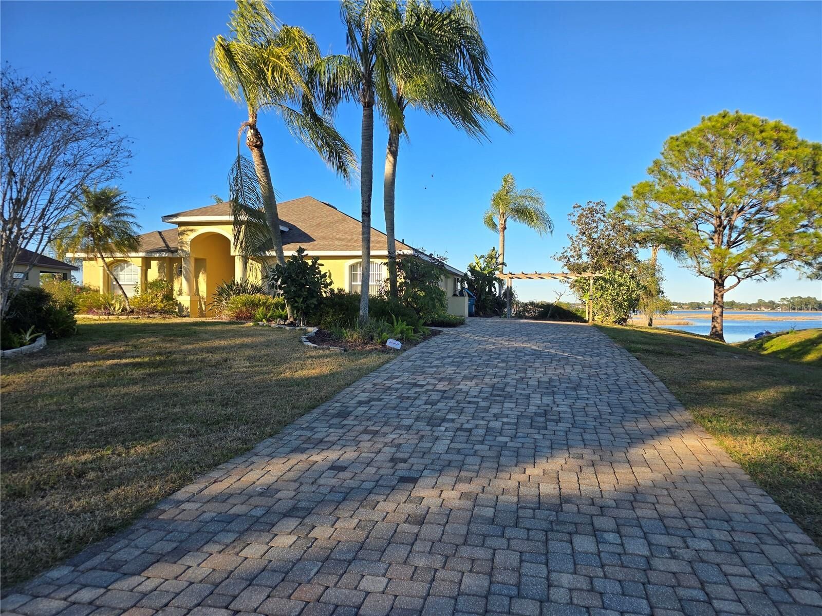 Property Photo:  2498 Rusk Court  FL 32738 