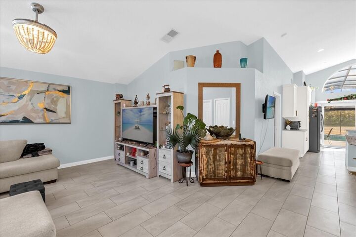 Property Photo: 2630 Meadow Oaks Loop FL 34714