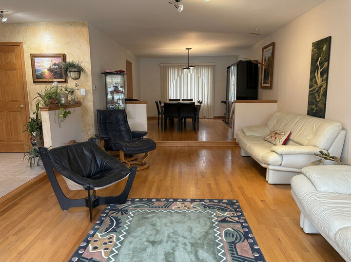 Property Photo:  5312 Pratt Avenue  IL 60077 