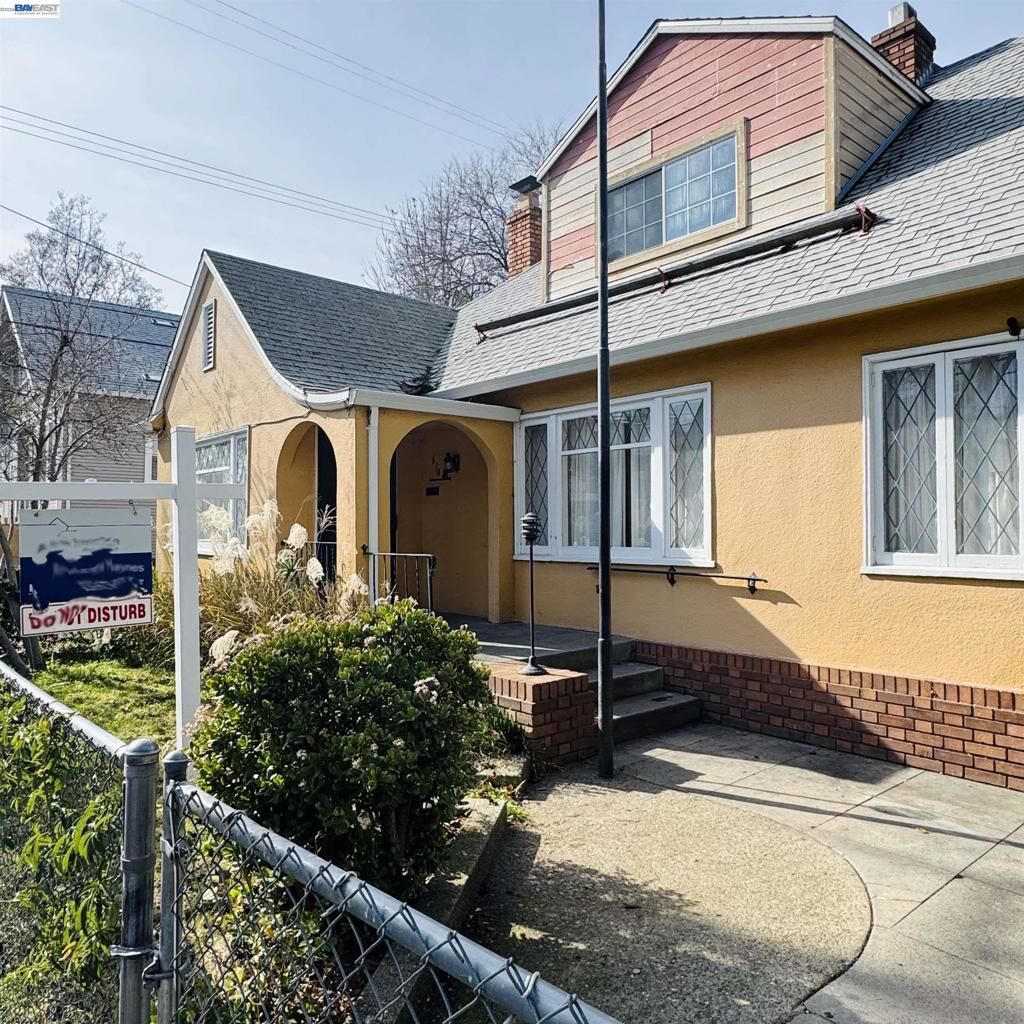 Property Photo:  614 28th St  CA 95816 