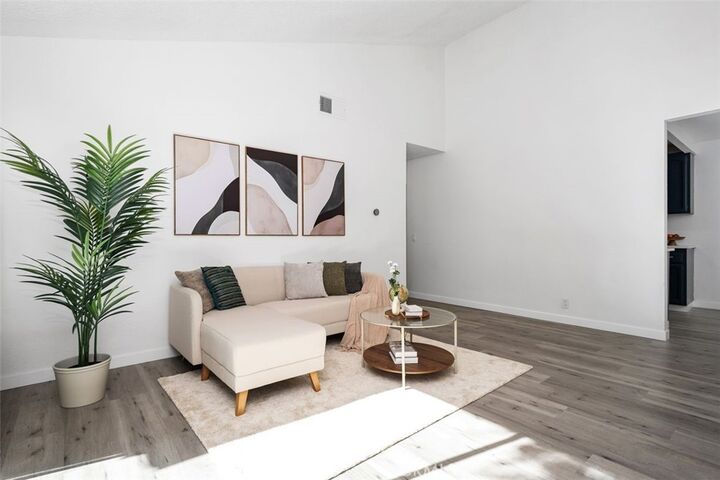 Property Photo:  20553 S Vermont Avenue 6  CA 90502 