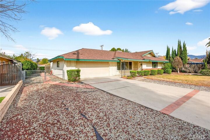 Property Photo: 40930 Johnston CA 92544