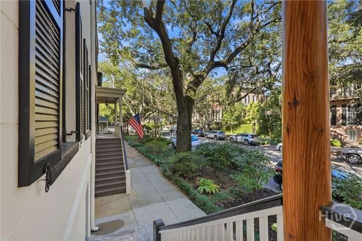 Property Photo: 215 E Jones Street GA 31401