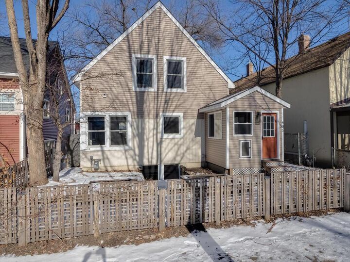 Property Photo:  675 Edmund Avenue  MN 55104 