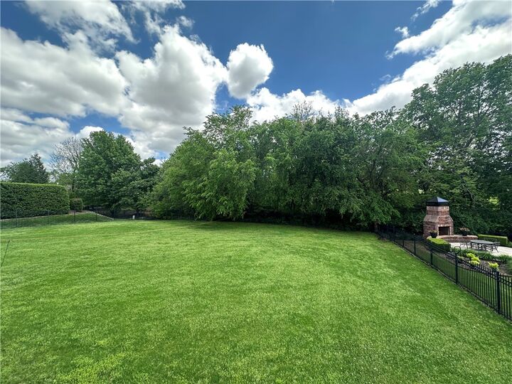 Property Photo:  46 W Buckingham Drive  AR 72758 