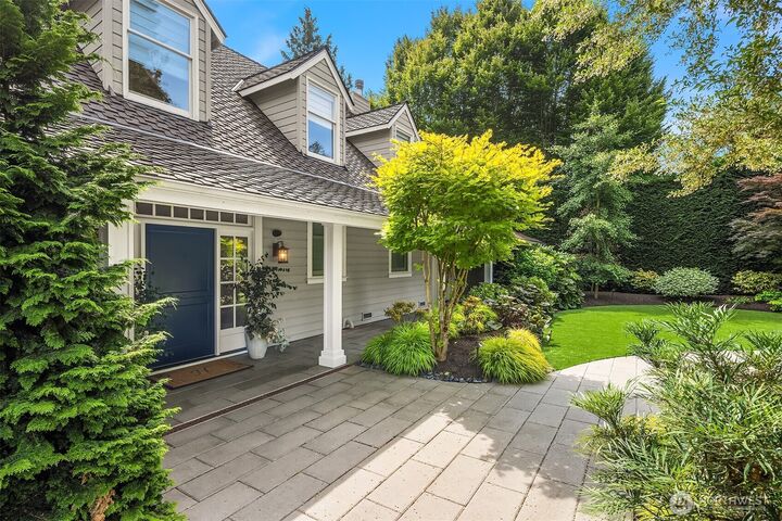 Property Photo:  2042  77th Avenue NE  WA 98039 