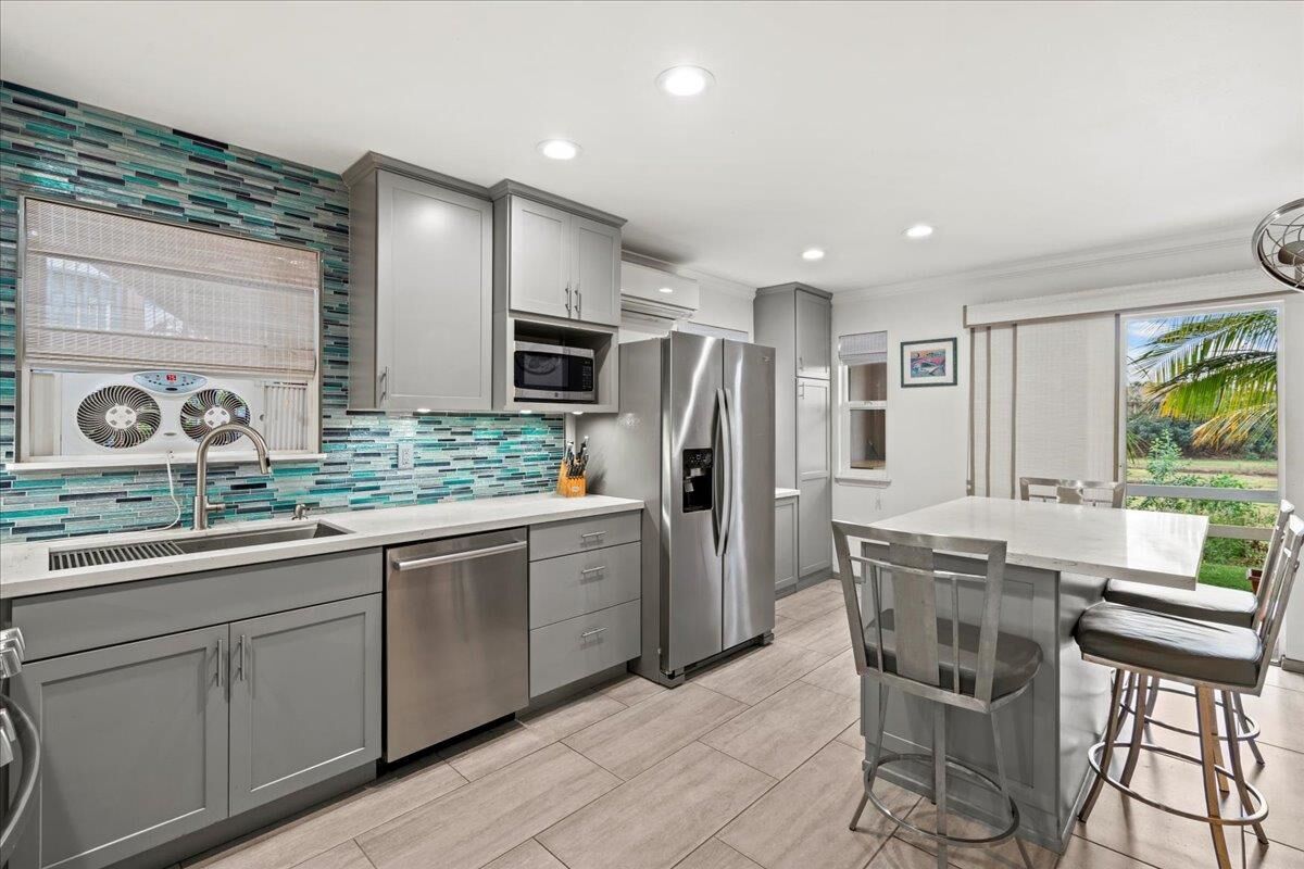 Property Photo:  60 Halili Ln 6M  HI 96753 