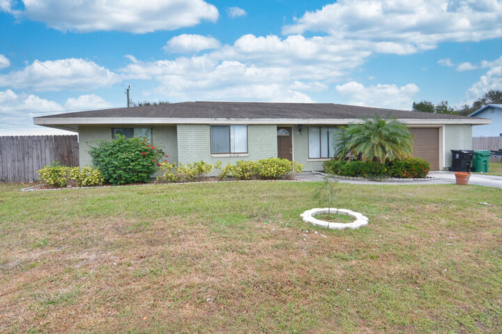Property Photo:  2181 SE Midtown Road  FL 34952 