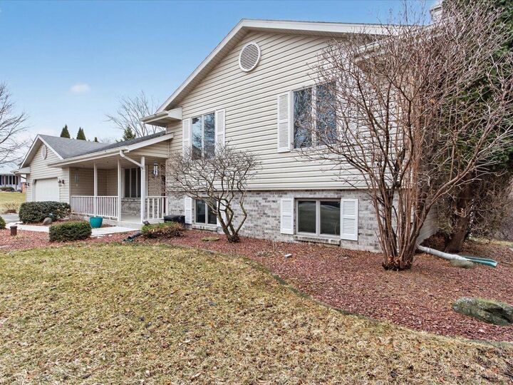 Property Photo: 2338 East Pine Tree Court WI 53563