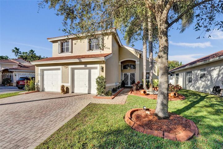 Property Photo:  5097 SW 34th Ter  FL 33312 