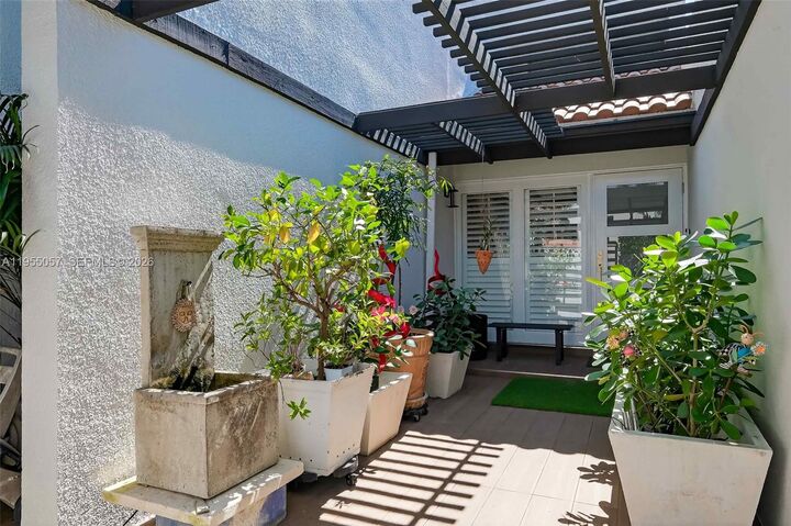 Property Photo:  8144 SW 86th Ter  FL 33143 