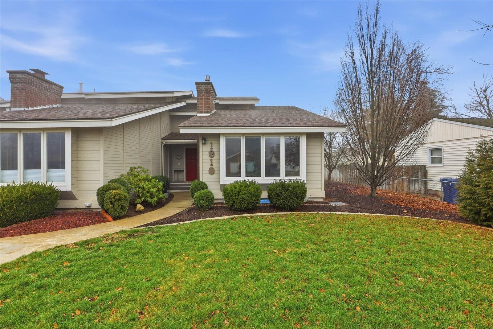 Property Photo:  1310 E 56th Ave  WA 99224 