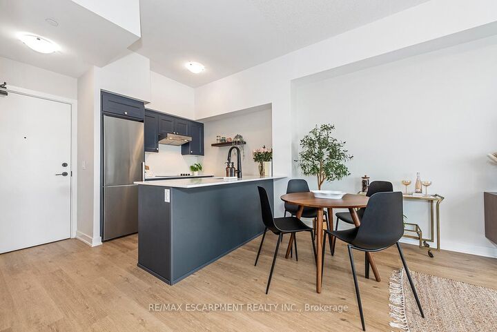600 North Service Road 606 — photo 1