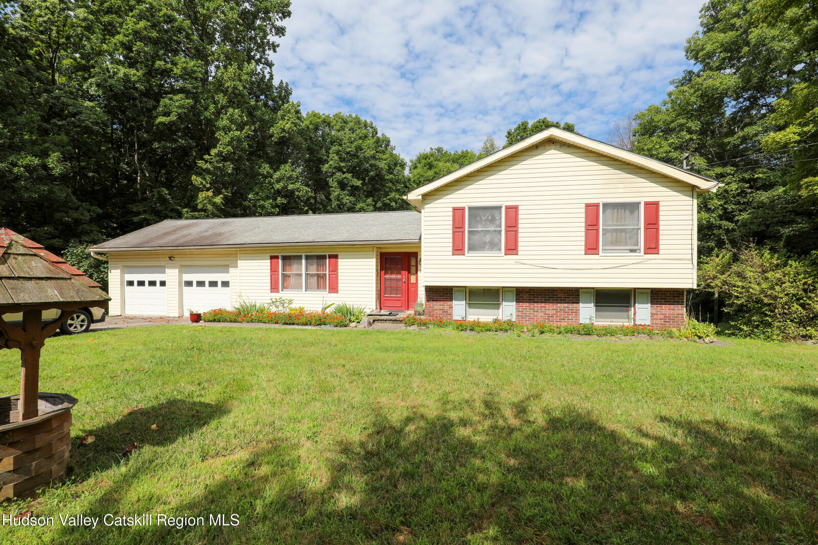 Property Photo:  38 Roxanne  NY 12528 