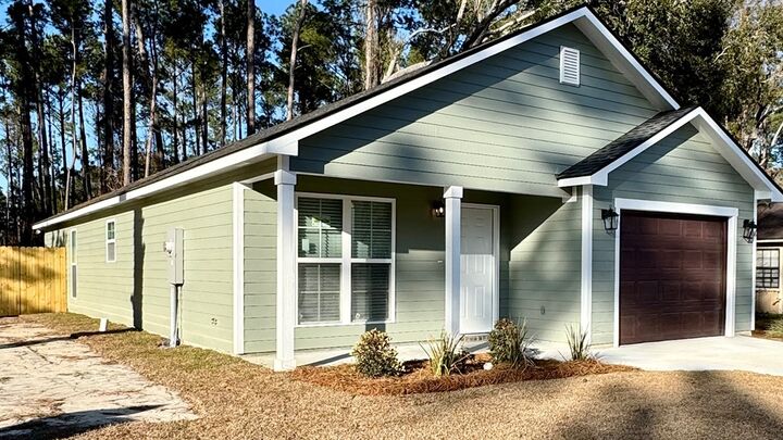 Property Photo:  2110 Meade Ave  GA 31602 