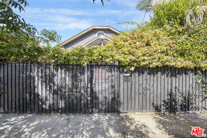 Property Photo:  6431 Dix St  CA 90068 