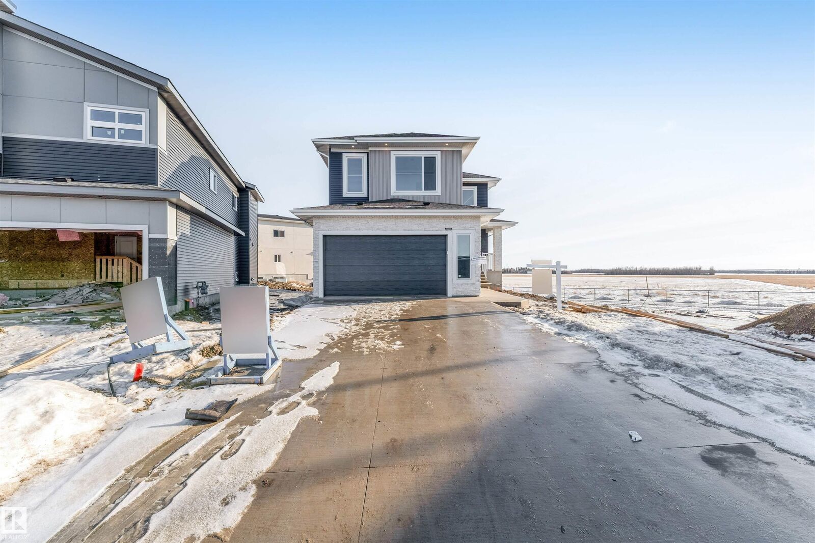 Property Photo:  6409 26 Street NE  AB T4X 0H6 