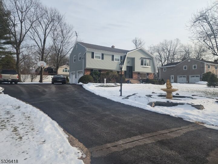 Property Photo:  3 Harold Mathews Jr Ct  NJ 07405 