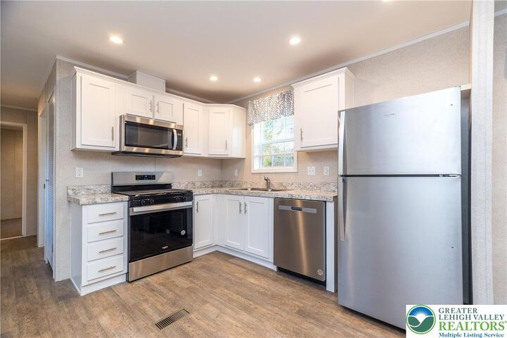 Property Photo: 465 Royal Manor Road Lot 3 PA 18042