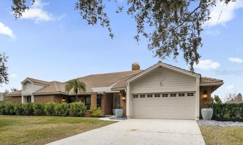 Property Photo: 3106 Lakeside Circle FL 34219