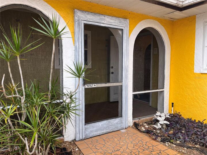 Property Photo:  1310 SE 43rd Terrace  FL 33904 