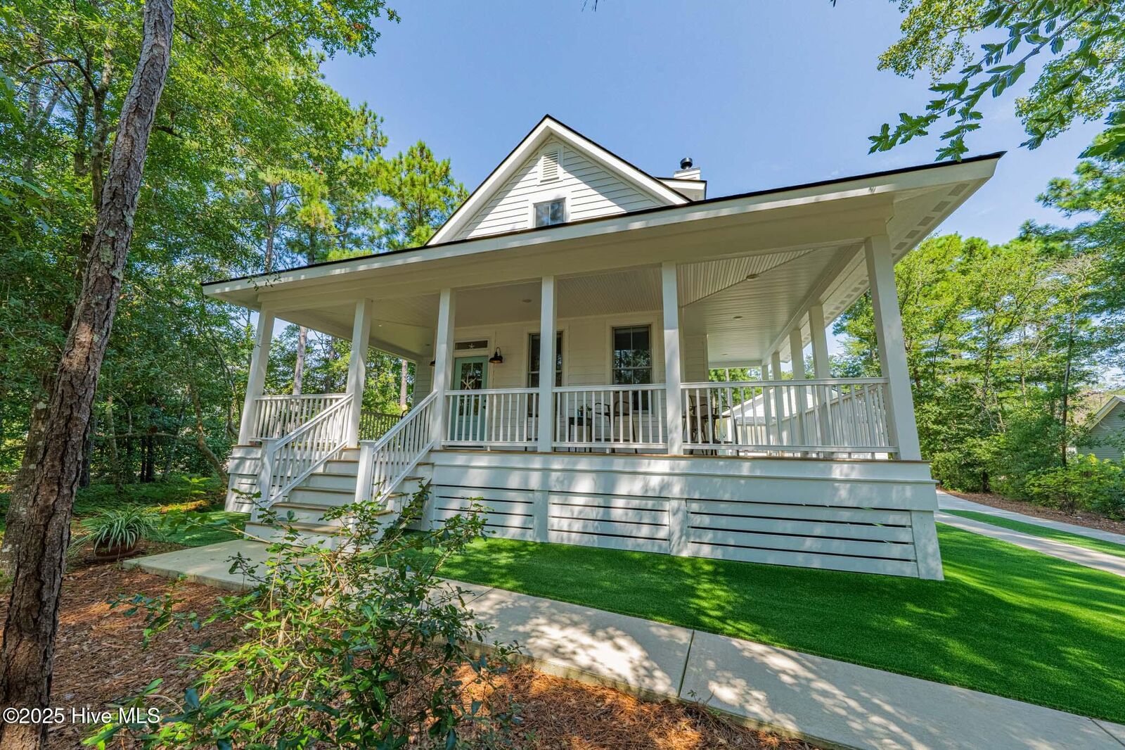 Property Photo:  141 Tuscarora Court  NC 27954 