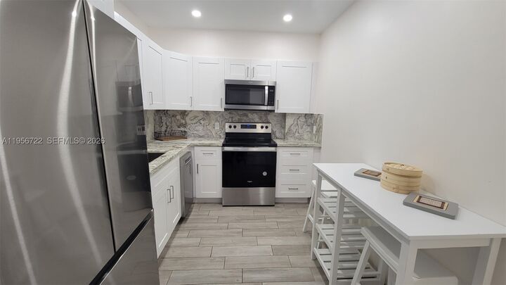 Property Photo:  1965 S Ocean Dr Me  FL 33009 