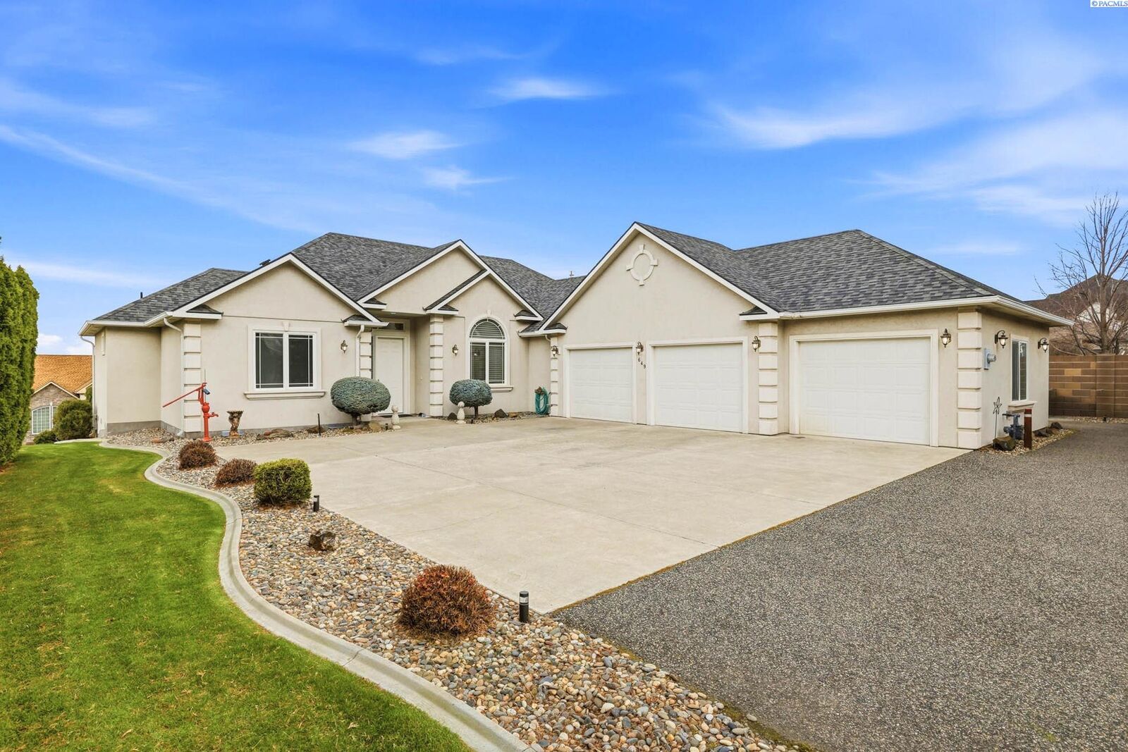 Property Photo:  649 Clermont  WA 99352 