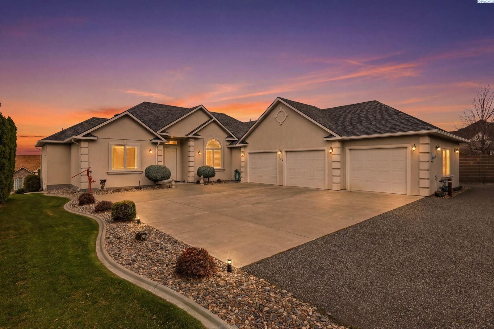 Property Photo: 649 Clermont WA 99352