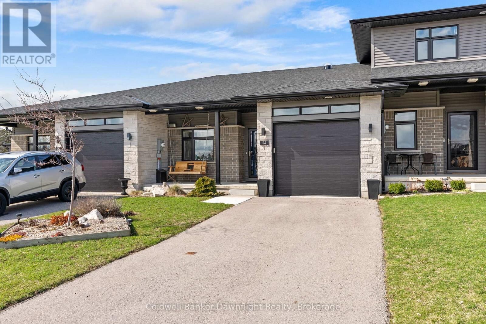 Property Photo:  84 Rowe Avenue  ON N0M 1S1 