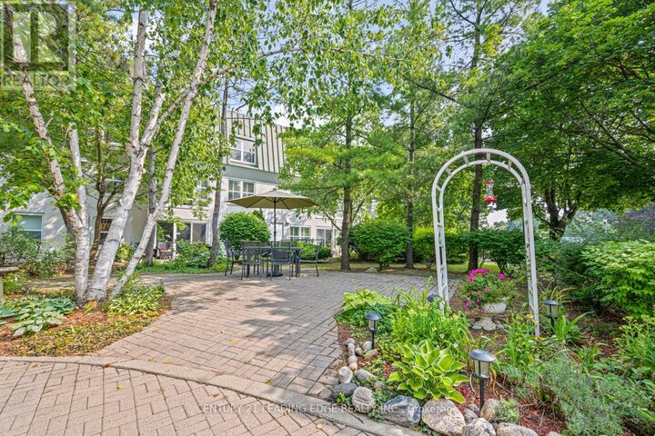 Property Photo:  100 Anna Russell Way Ph2  ON L3R 6C7 