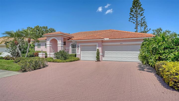 Property Photo: 5270 Far Oak Circle FL 34238
