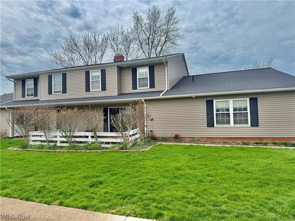 Property Photo:  8140 Independence Drive B  OH 44060 