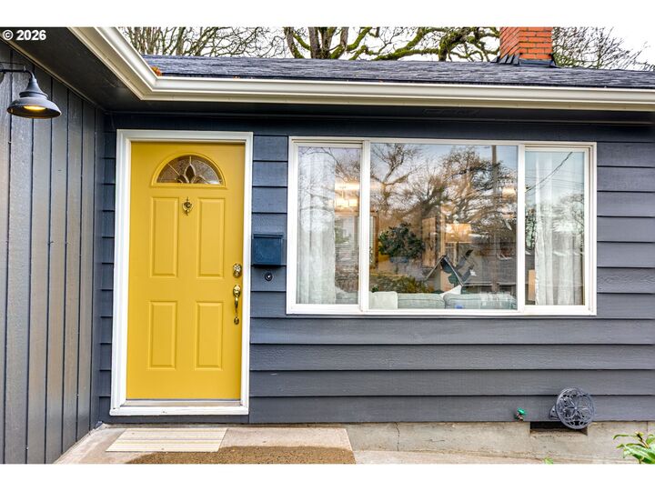 Property Photo:  945 Cornell Ave  OR 97027 