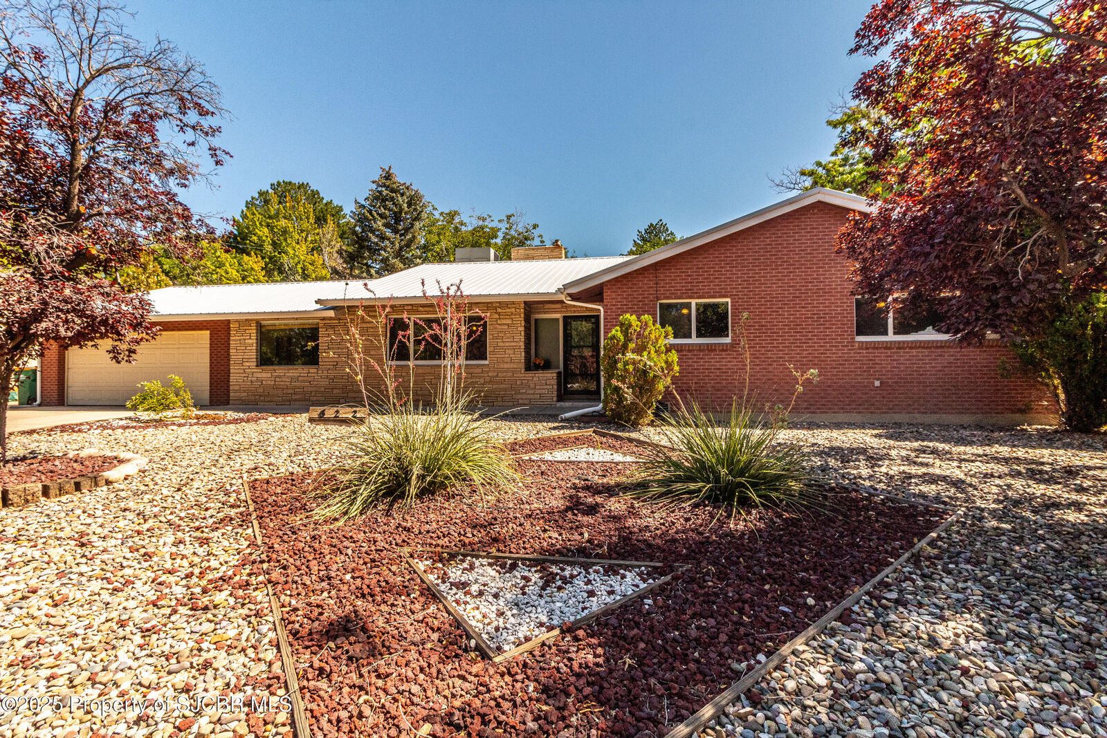 Property Photo:  622 N Gladeview Drive  NM 87401 