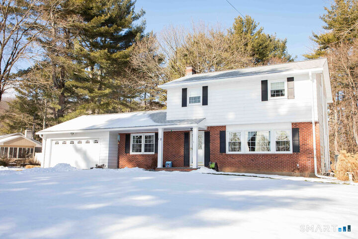 Property Photo:  12 Craigemore Circle  CT 06001 