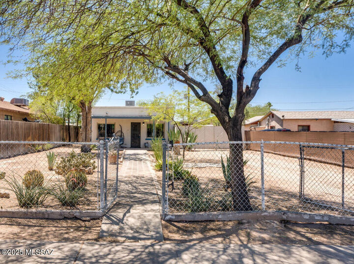 Property Photo:  238 E Rodeo Drive  AZ 85714 