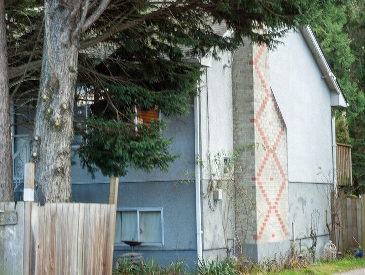 Property Photo: 11230 72 Avenue BC V4E 1Y5