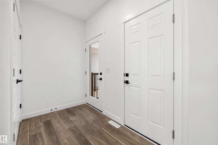 Property Photo:  18931 28 Avenue NW  AB T6M 3H9 