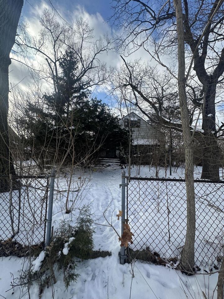 Property Photo:  2001 Hovey Place  IN 46406 